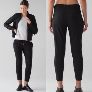Lululemon On The Fly Pant Woven 28" Black Jogger Sz 2